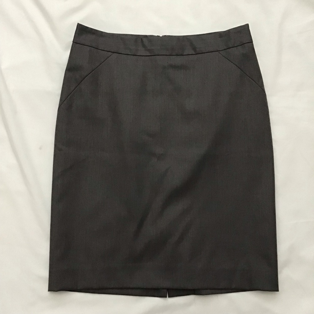 (Like New) Ann Taylor Gray Skirt